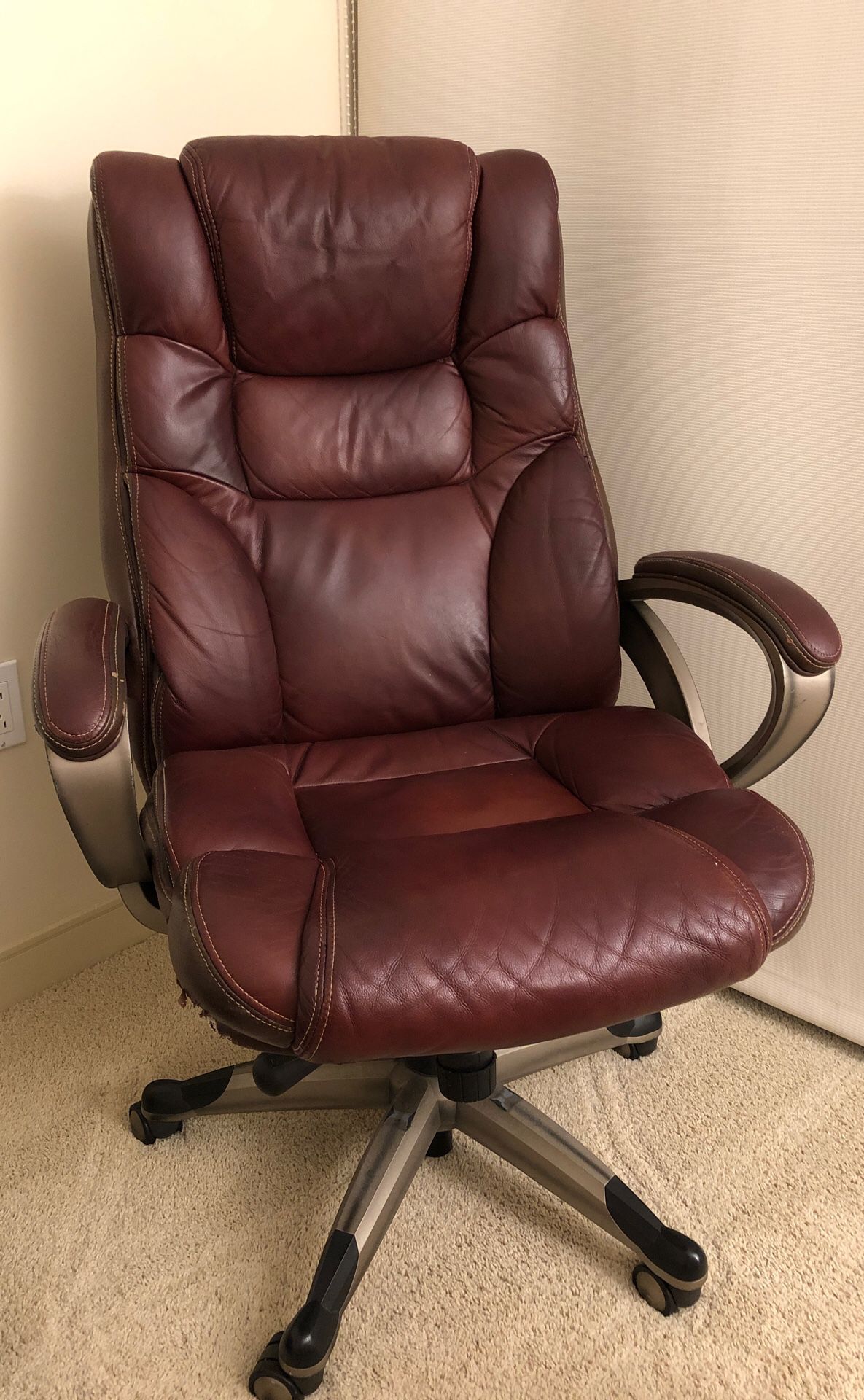 Broyhill Giannelli Premium Leather Executive Chair