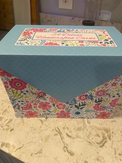Greeting card organizer