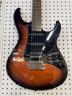 YAMAHA PACIFICA ELECTRIC GUITAR USED