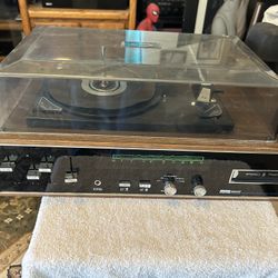 Montgomery Ward Stereo GEN-6282A, Turntable/8Track