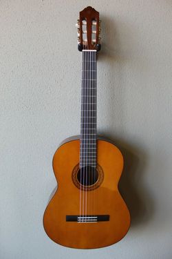 Yamaha C40 Nylon String Classical Guitar
