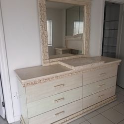 Bedroom set