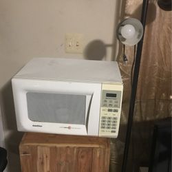Small Microwave  Gold star 
