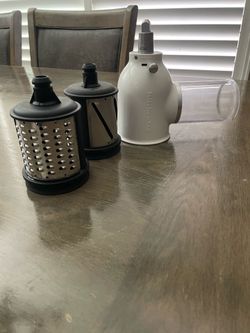Kitchenaid Stand mixer with attachments