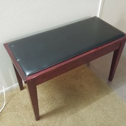 Piano bench with storage 