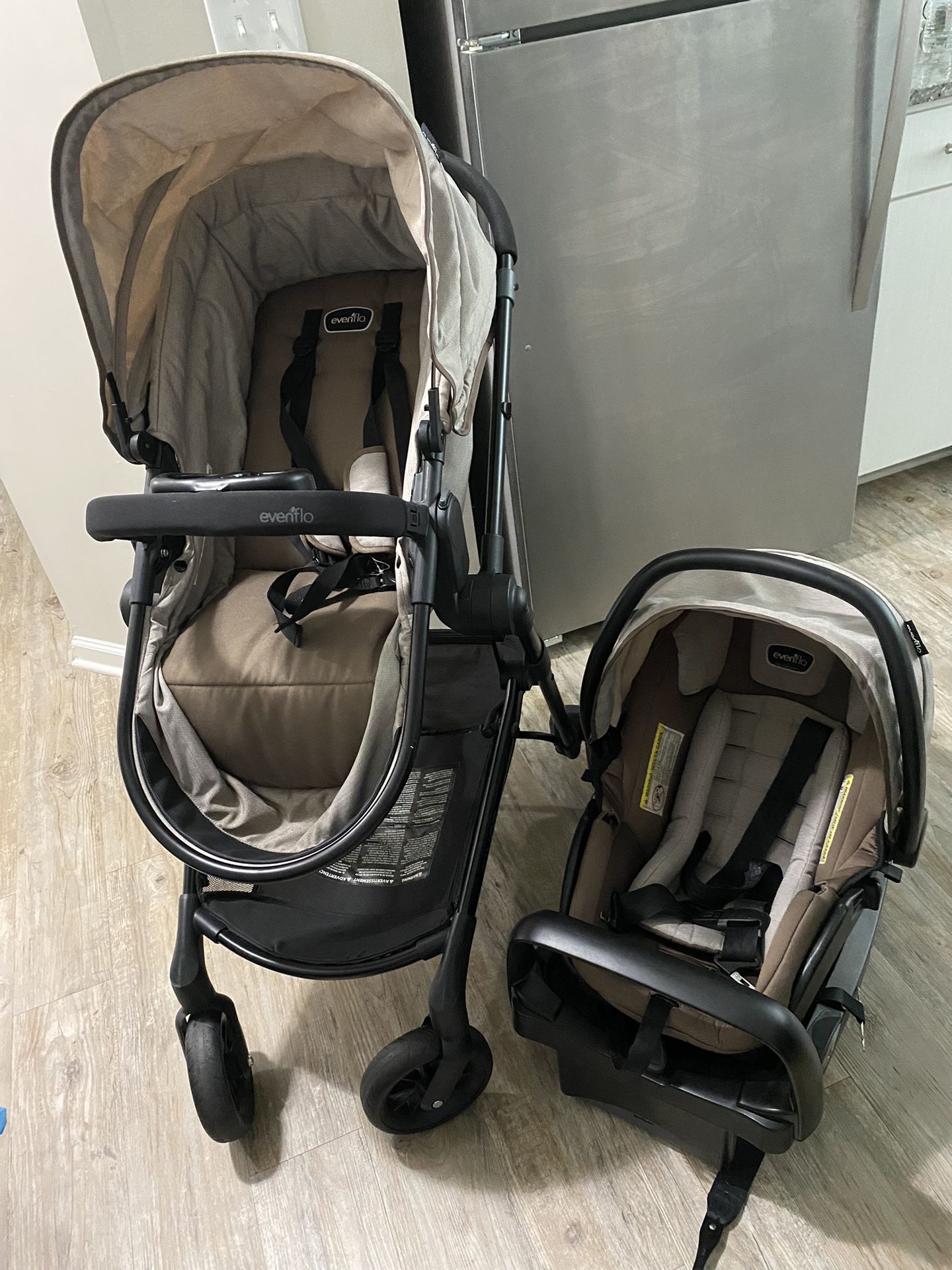 Evenflo Pivot carseat and stroller combo