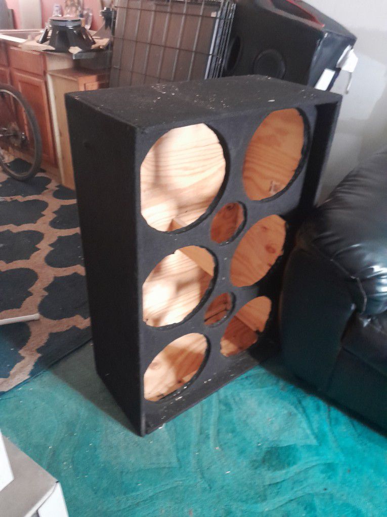 $300 Or Best Offer Speaker Box Holds 612 And Two Drivers