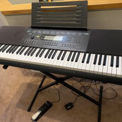 Casio 77-key Electric Keyboard W/stand & Pedal