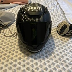 Shoei RF1400 motorcycle helmet