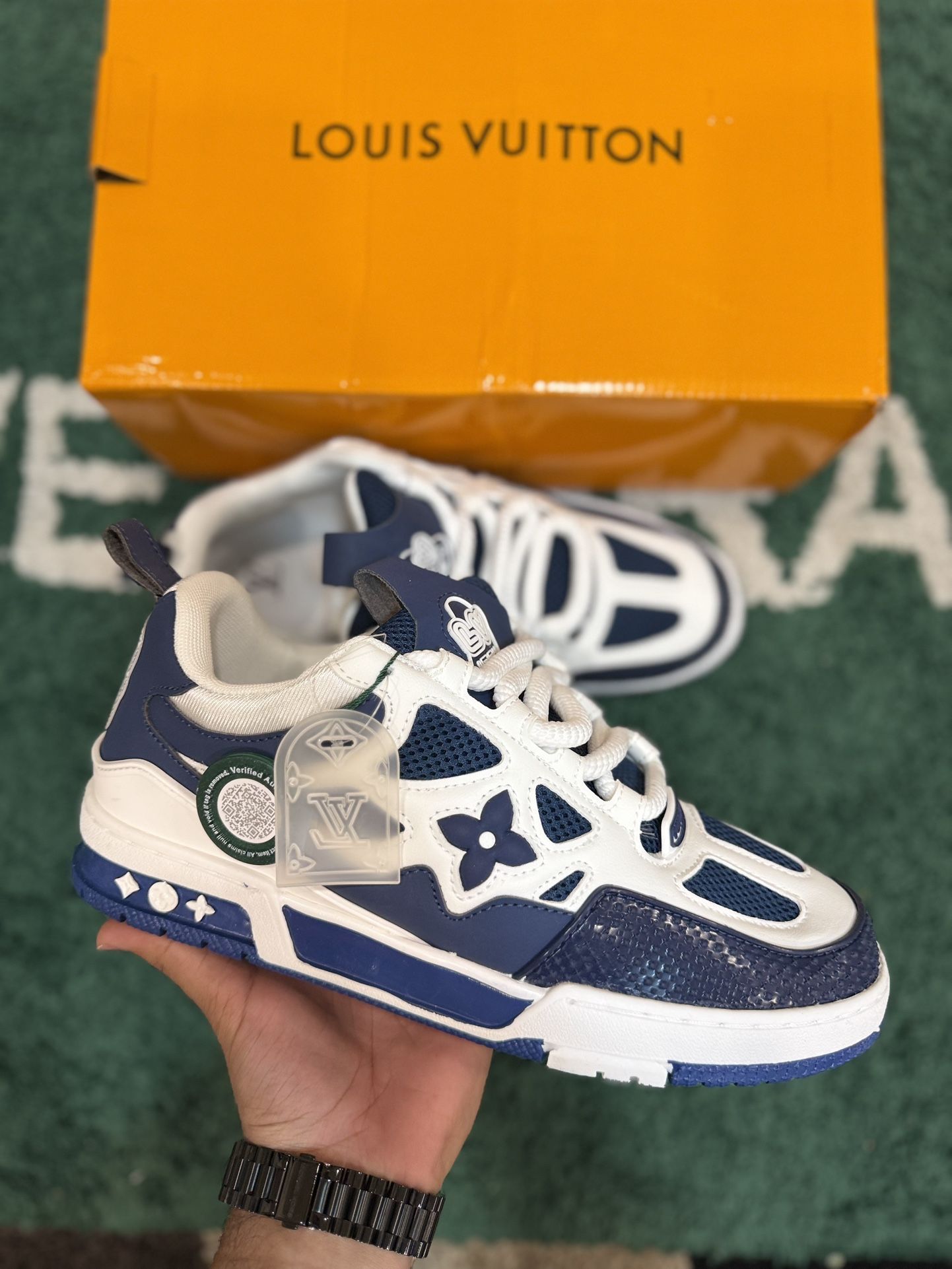 Lv Trainers