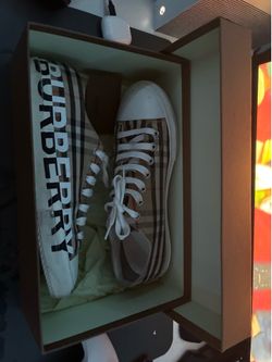 Burberry shoes 10.5
