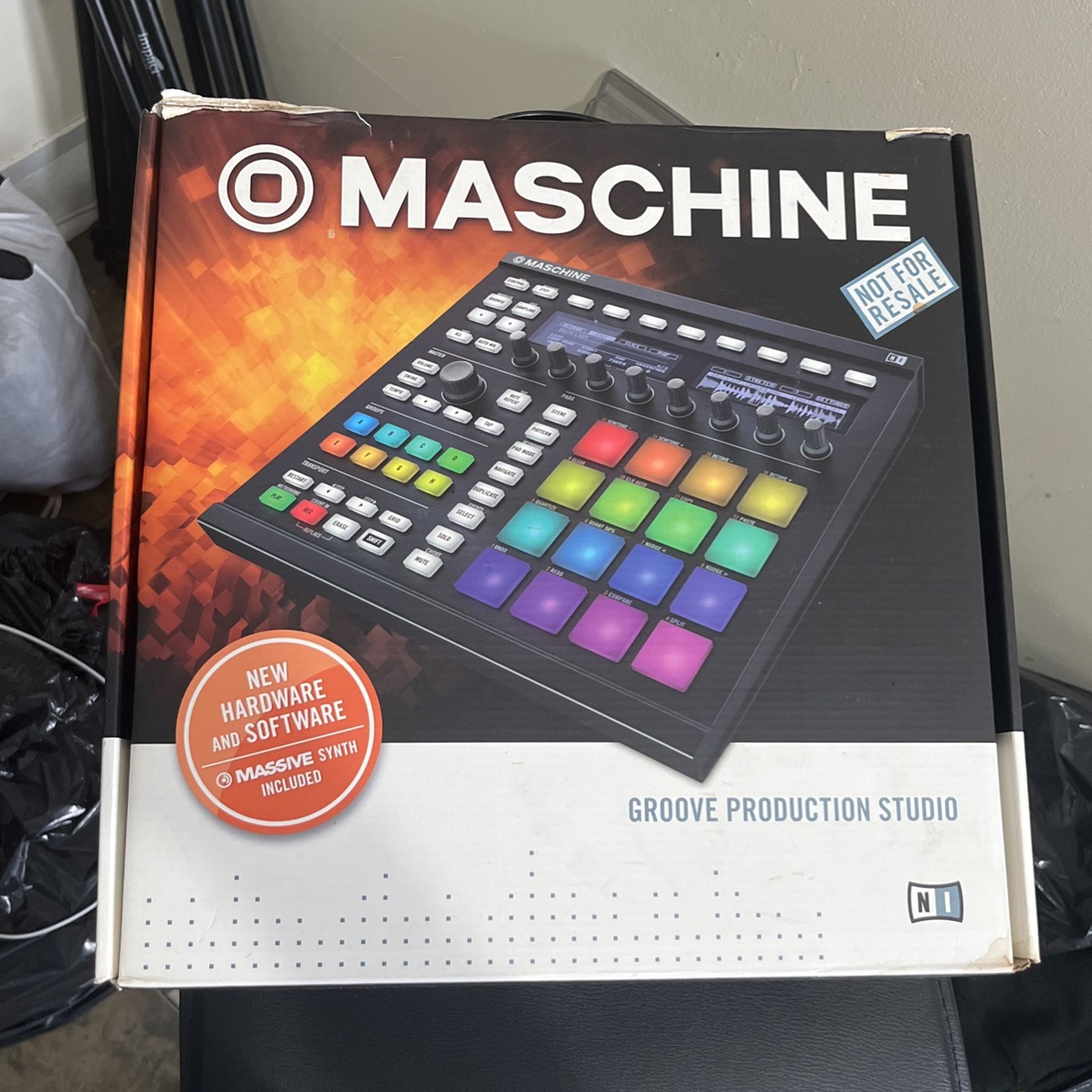 Native Instruments Maschine New open Box