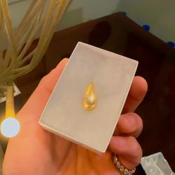 Beautiful 🤩!! Vintage Solid 14k Gold Tear Drop Pendant !!