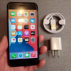 iPhone 7 - UNLOCKED - Like New  