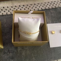 Michael Kors Set $40