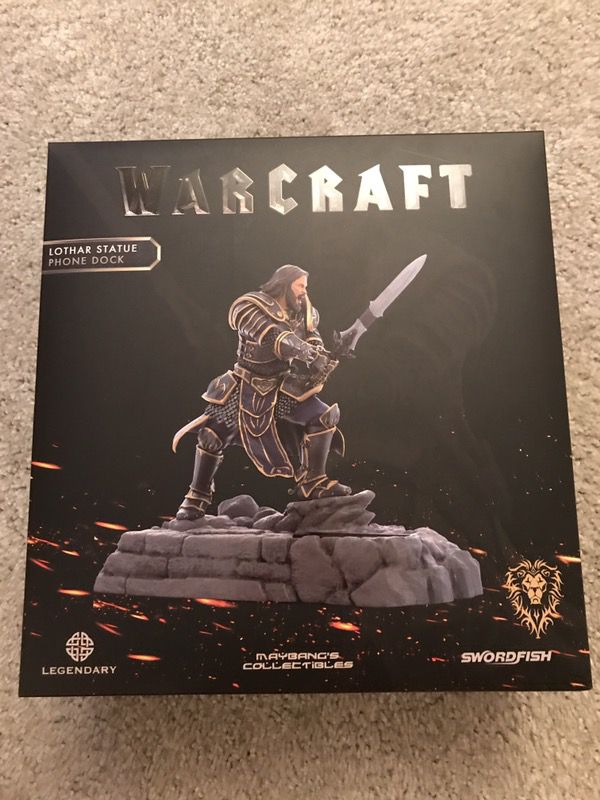 Warcraft lothar statue