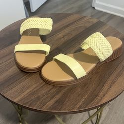Yellow Sandals 8.5W