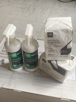 Medline Wound Care Bundle — 2 Cleansers + 400 Gauze Sponges — $30 (New)