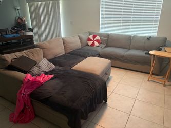 Large L-Shaped Sectional Sofa with Chaise