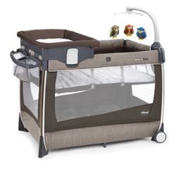 LIKE NEW- Chicco Lullaby Magic Pack and Play Playard (Rattania)