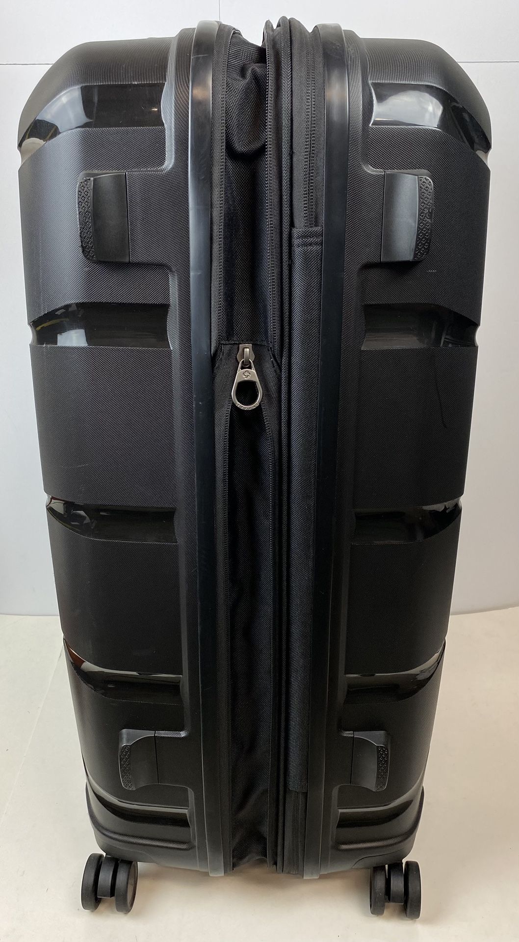 SAMSONITE Outline Pro 28" Hardside Expandable Spinner Luggage, Black