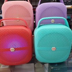 Excellent Gift 🎁 Item.  Bluetooth Speakers. Big Unit 