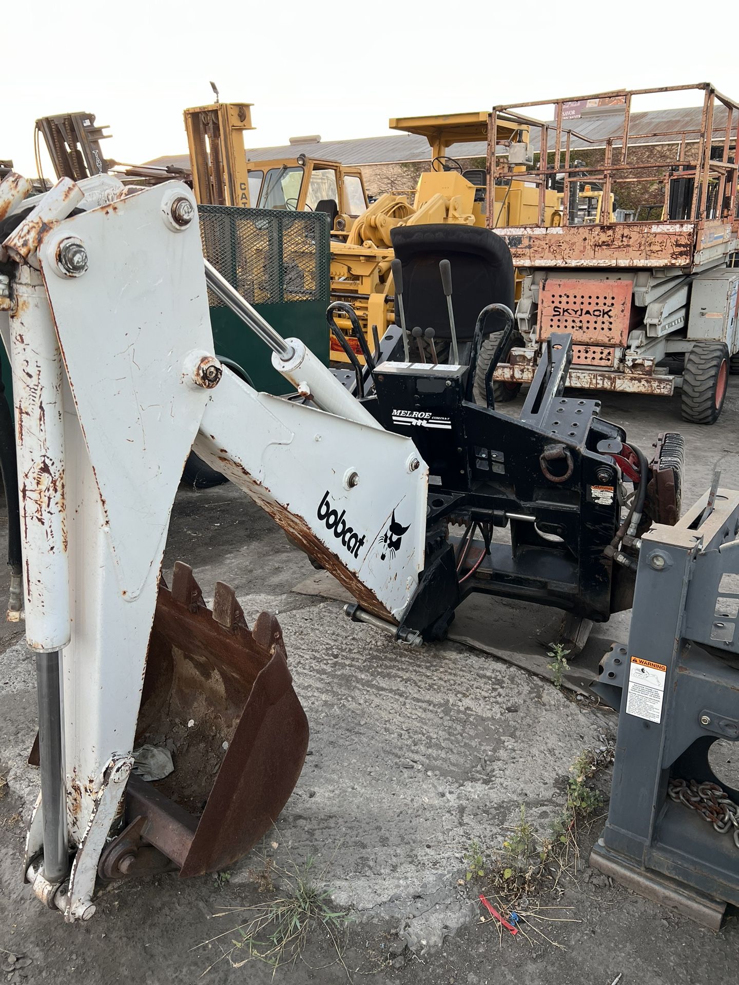 Bobcat, 8709 Backhoe Attachment