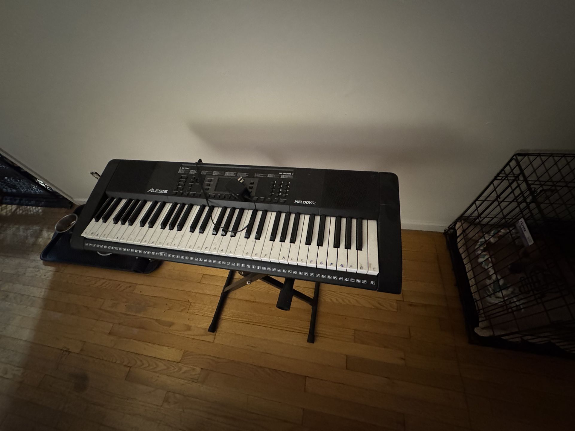 ELECTRIC KEYBOARD 