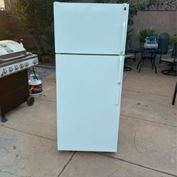 Hotpoint Refrigerator 67 Ht X 28 Wd  29.5 Deep 