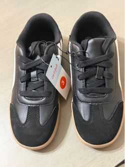 Cat & Jack Black Boston Sneakers with Suede Front & Gum Sole Size 3 NIB