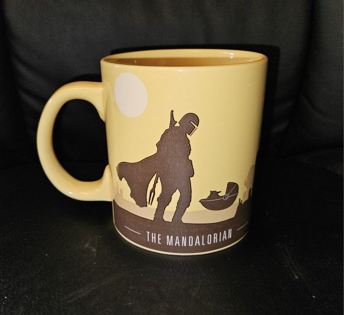 20oz (591ml) STAR WARS, The Mandalorian and Baby Yoda Coffee or Tea Ceramic Mug