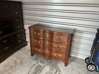 Drexel Heritage “Brittany” Solid Wood Dresser – Vintage French Provincial