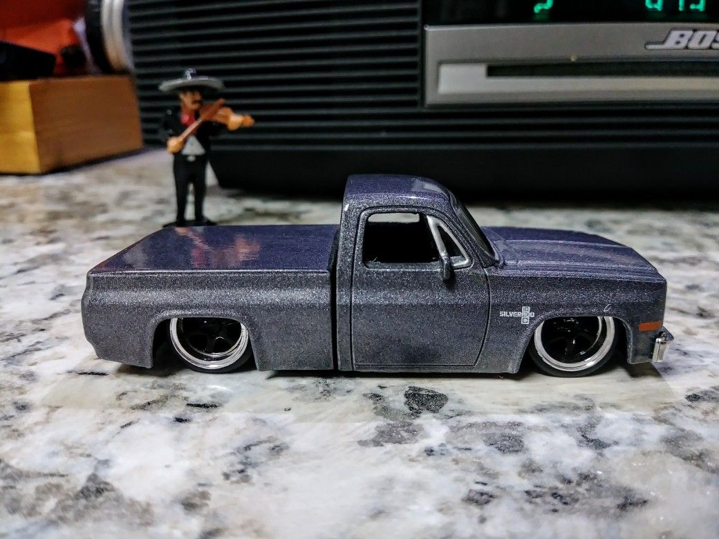 Jada Toys Dub City Kustoms '85 Chevy Silverado C-10 Gray 1:64 "Out of Box"