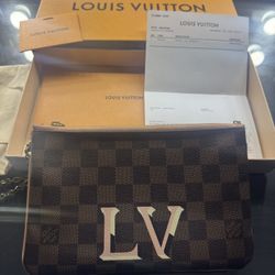 Louis Vuitton 