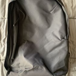 Moment Everything Travel Pack 28L