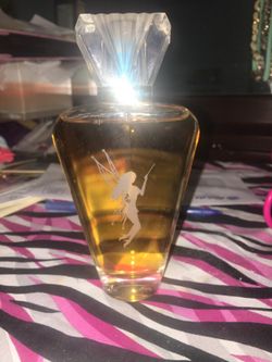 Perfume . Paris hilton