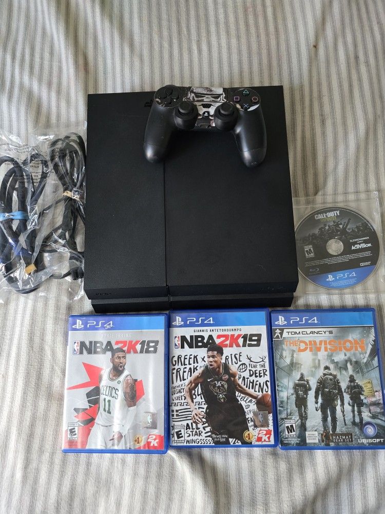 Sony Playstation 4 500 GB With Games