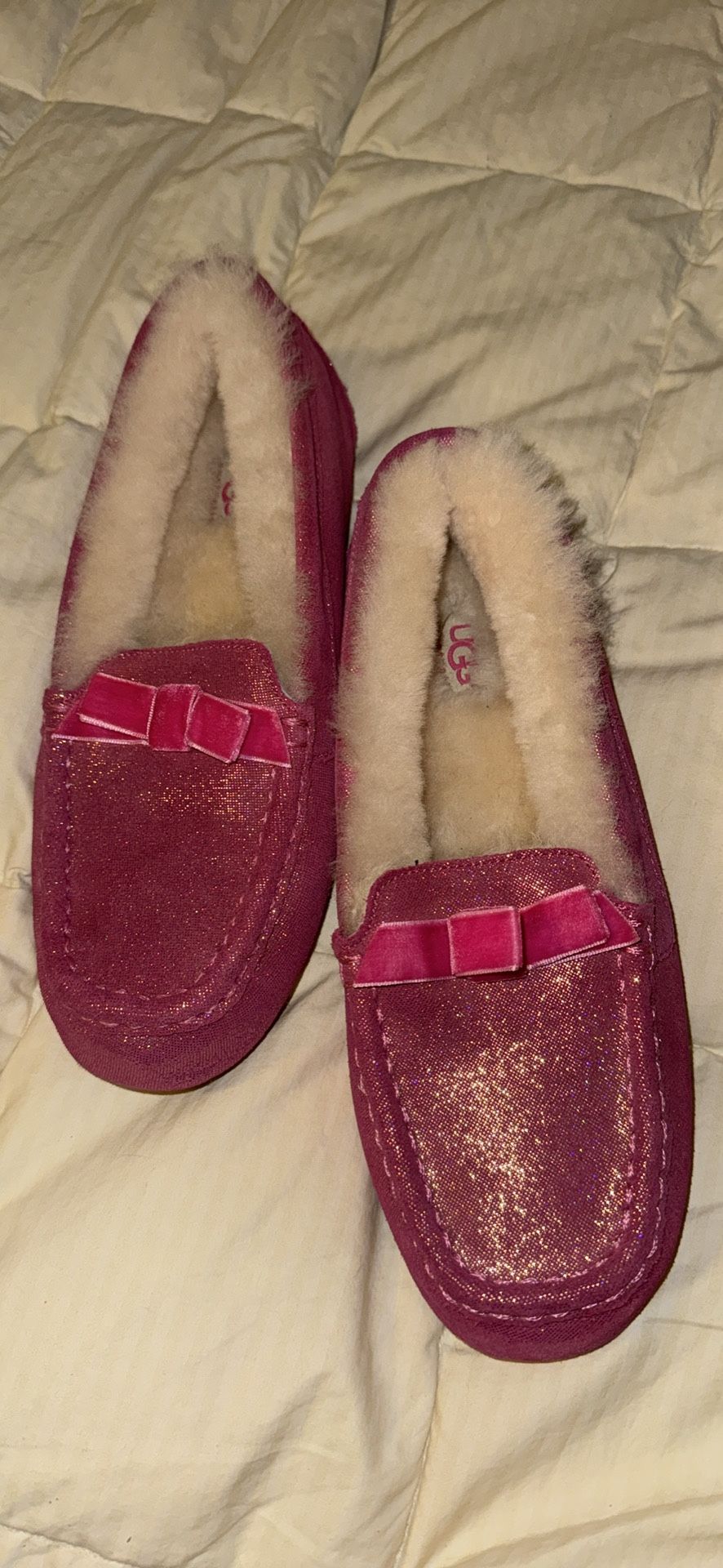 Great Ugg Flippers Pink Color Brand New Without Box Paid $140