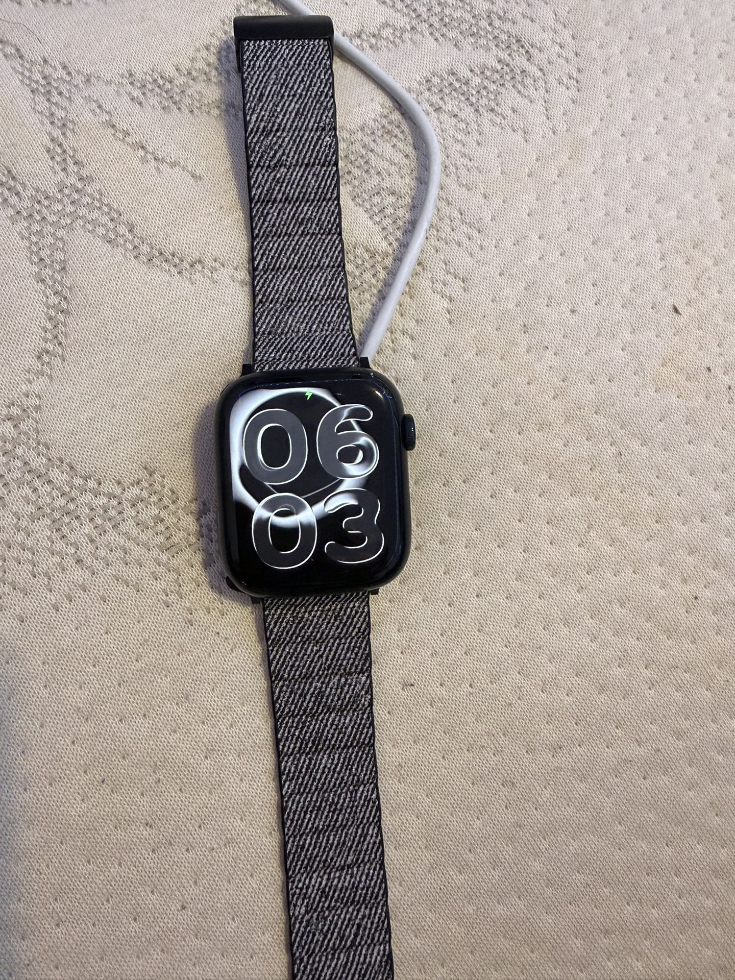 Apple Watch S 8 WiFi and Cellular 
