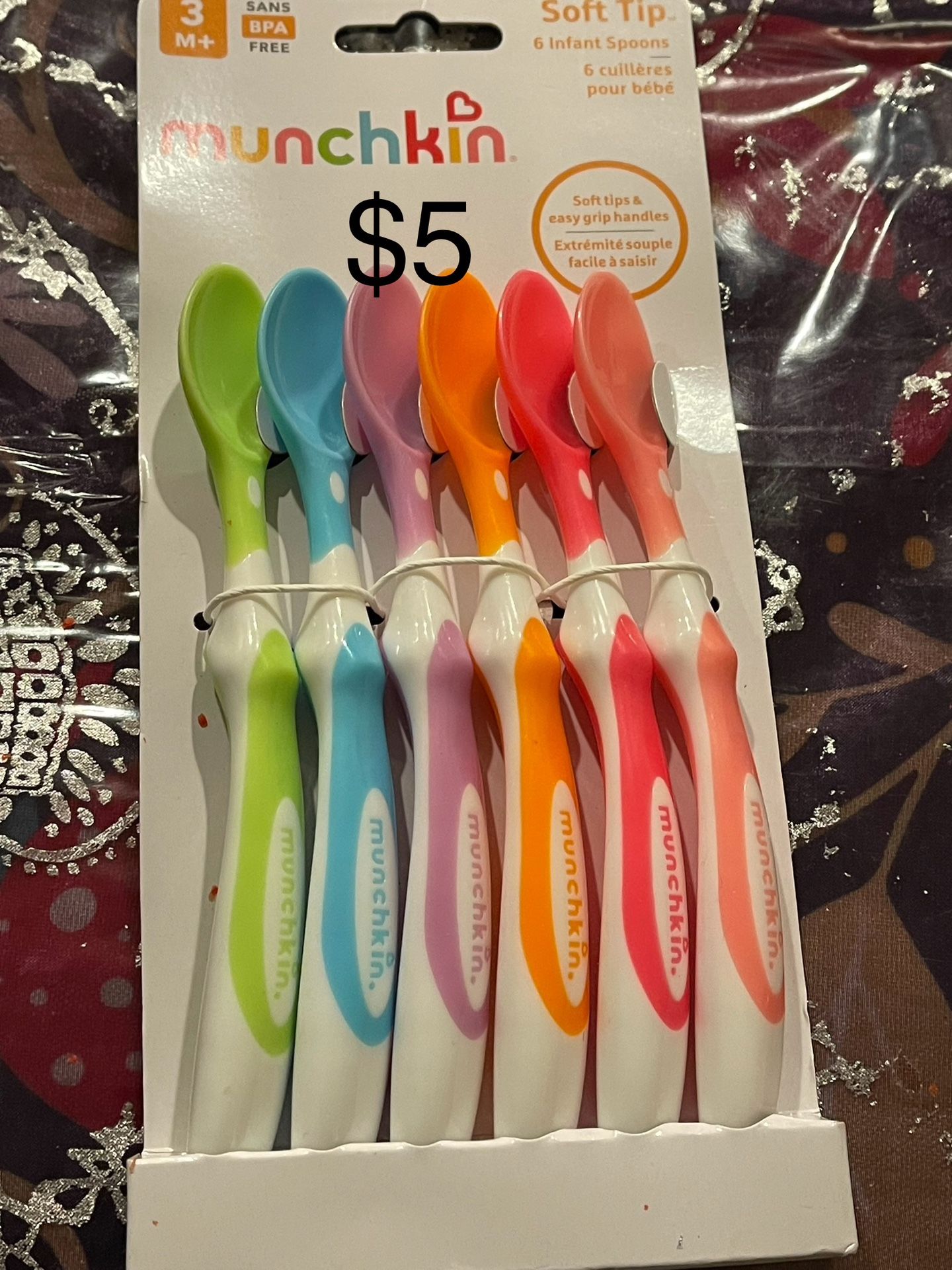 Munchkin soft tip spoons for baby 3 months and up. 6 pack. Brand new