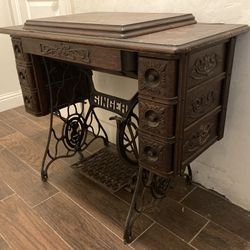 1914 Singer Treadle Sewing Machine In Original Six Drawer Cabinet