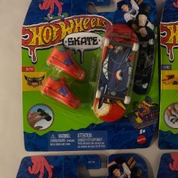 Hot Wheels Skate Finger Boards