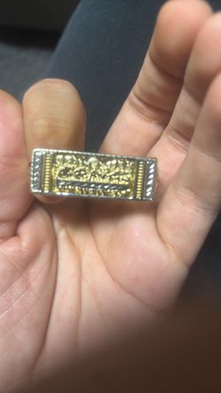 2 finger last supper 10k gold and white gold not silver 5grams