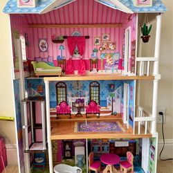 Doll House 