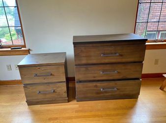 Wooden dresser and nightstand set
