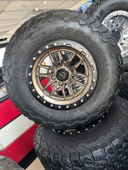 Vendo set de rines nuevos 17x9 de ancho de 6-139.7 lugs con llantas 285/70/R17 Bfgoodrich ✅🔥