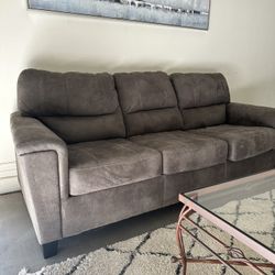 Modern Sofa – Excellent Condition