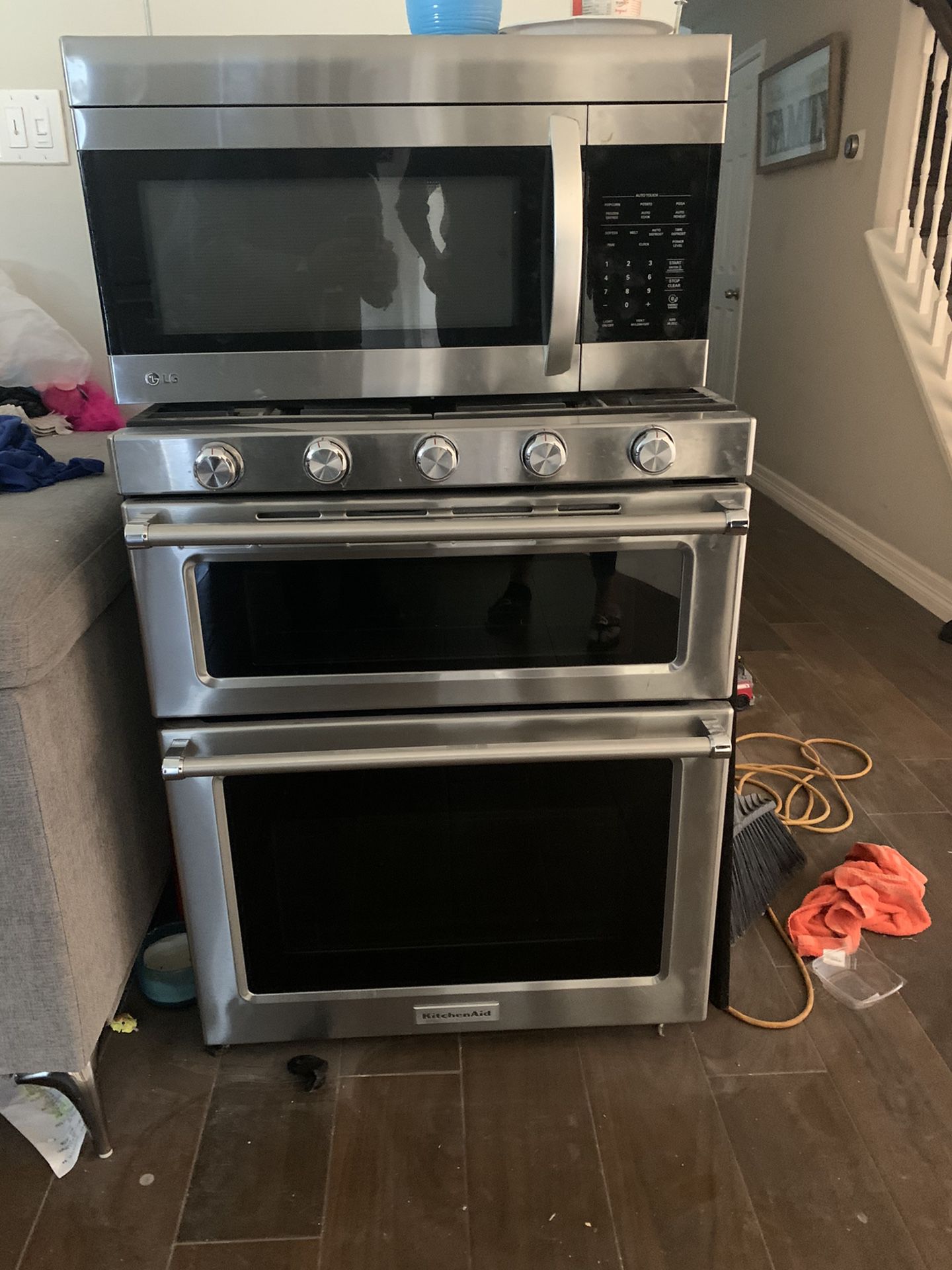 Kitchen Aid Stove And Microwave