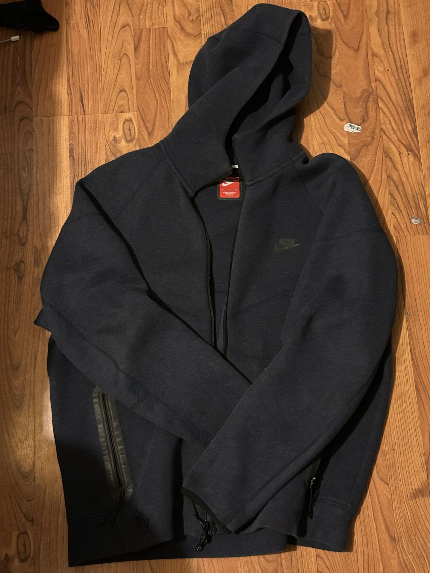 dark blue nike tech