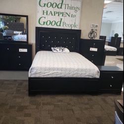 New Queen Bedroom Set 